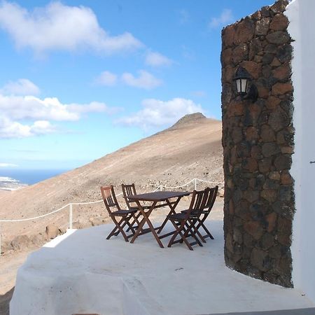 Villa El Perinque Femés Exterior foto